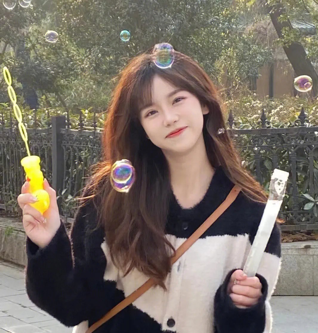 黄桷树下的孩子们