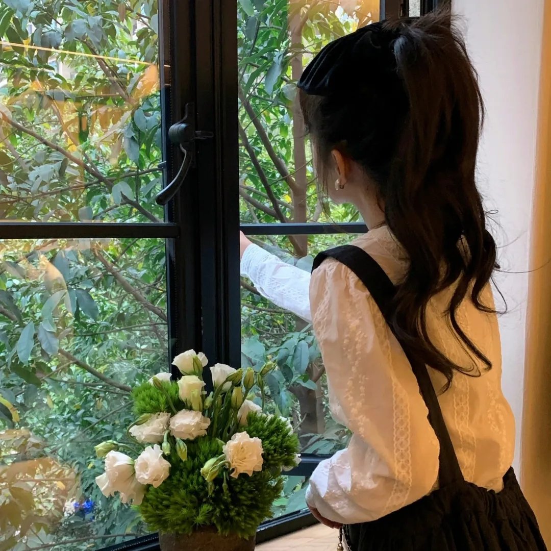 被贬凡尘我靠鉴宝回天庭